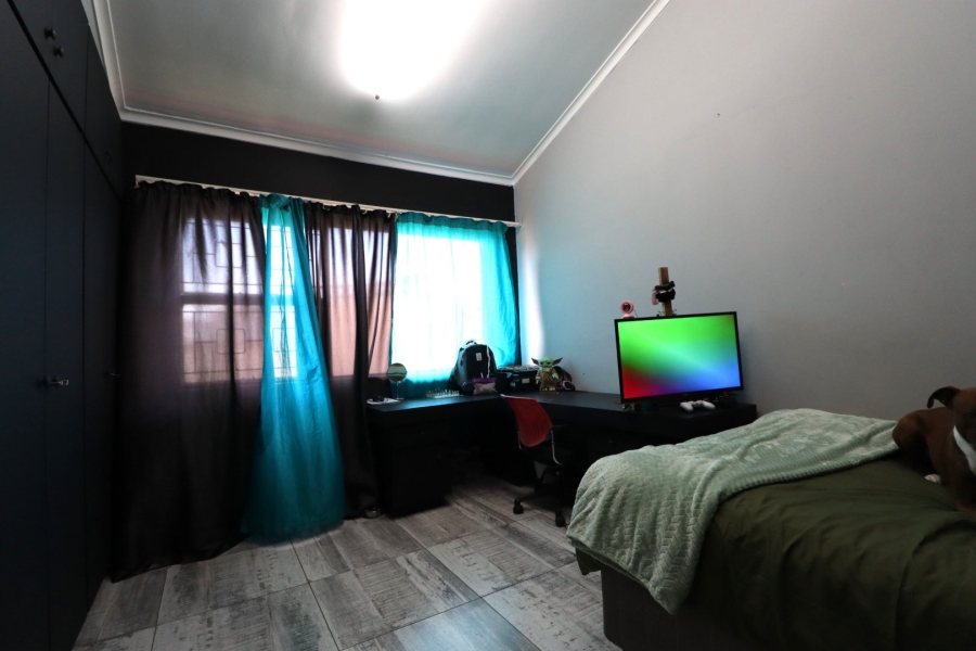 5 Bedroom Property for Sale in Kabega Park Eastern Cape